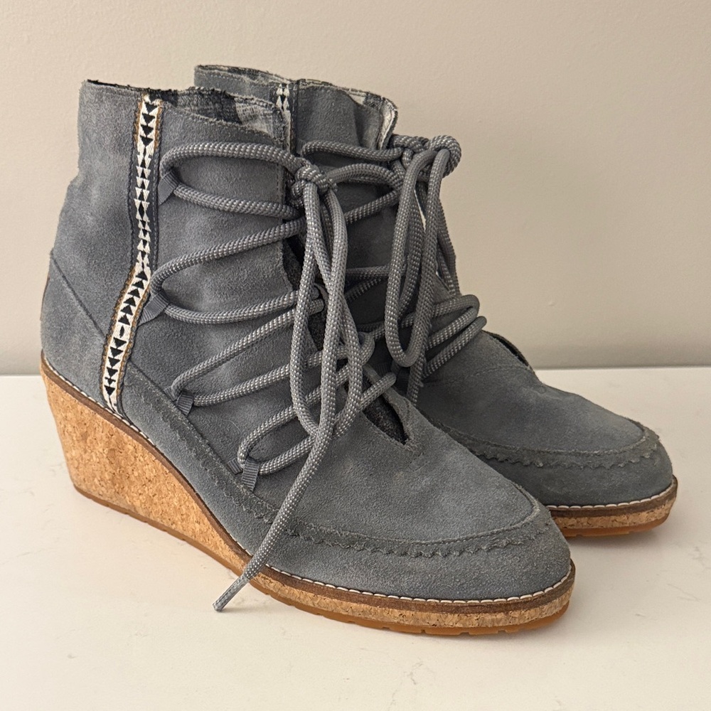 Pendleton Islegate Gray Wedge Suede Boots cute chic cork heel size 9 like new